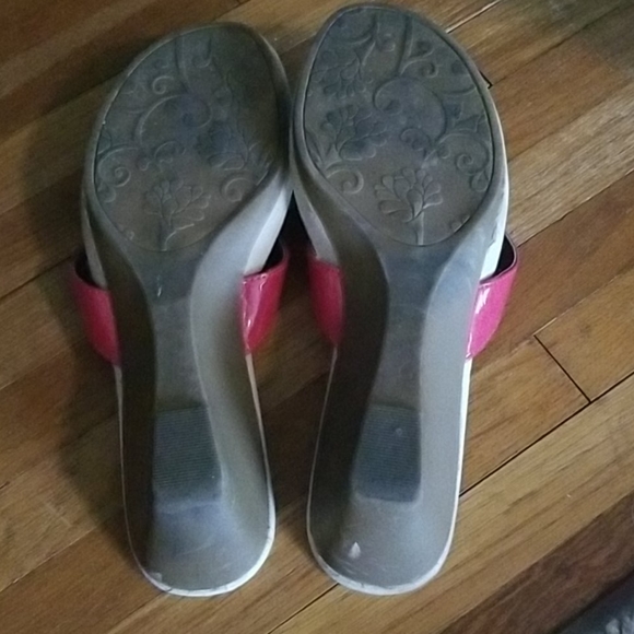 Sandals - Picture 2 of 5